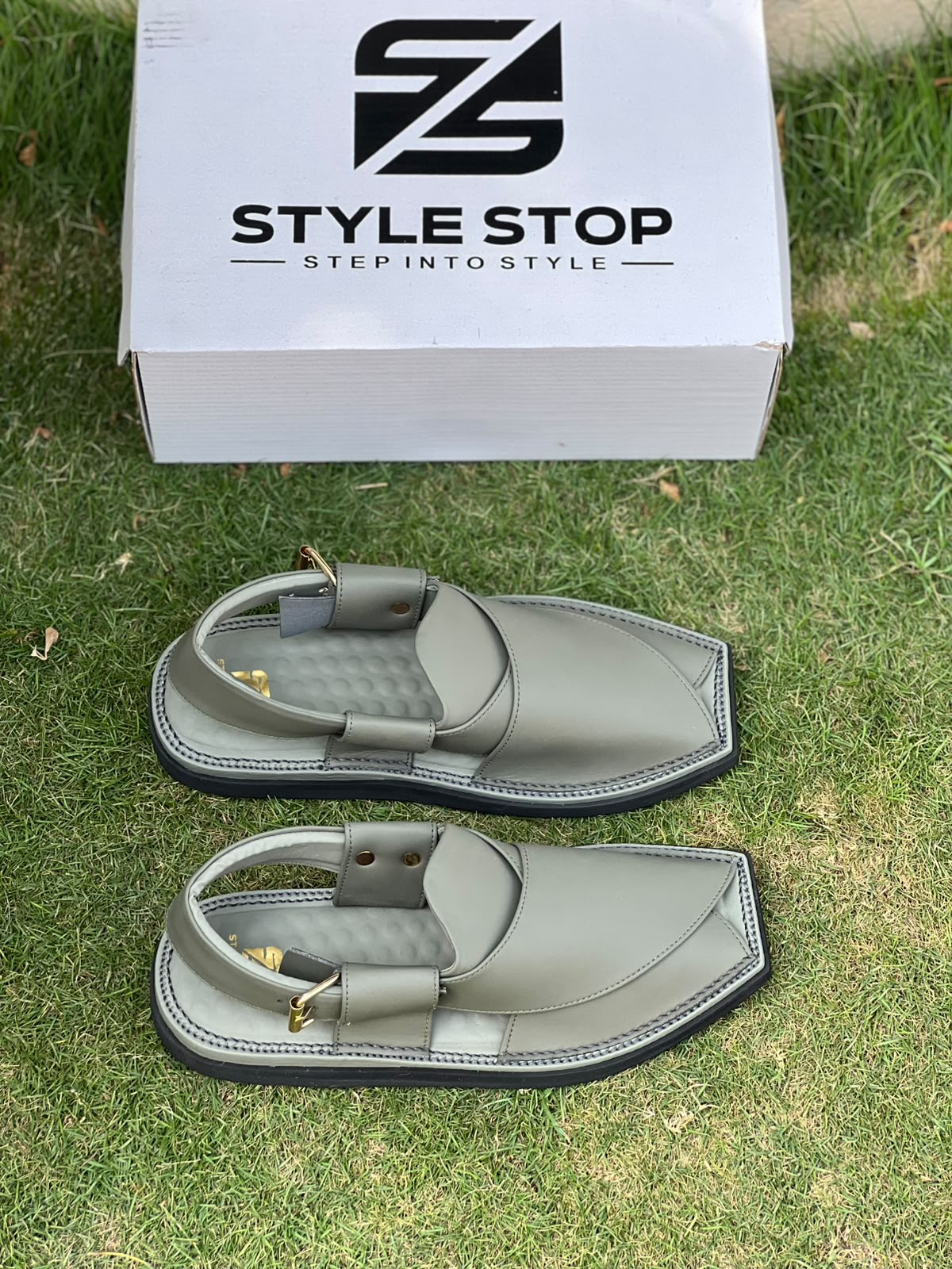 Air Kaptaan Peshawari Chappal – Sage Green