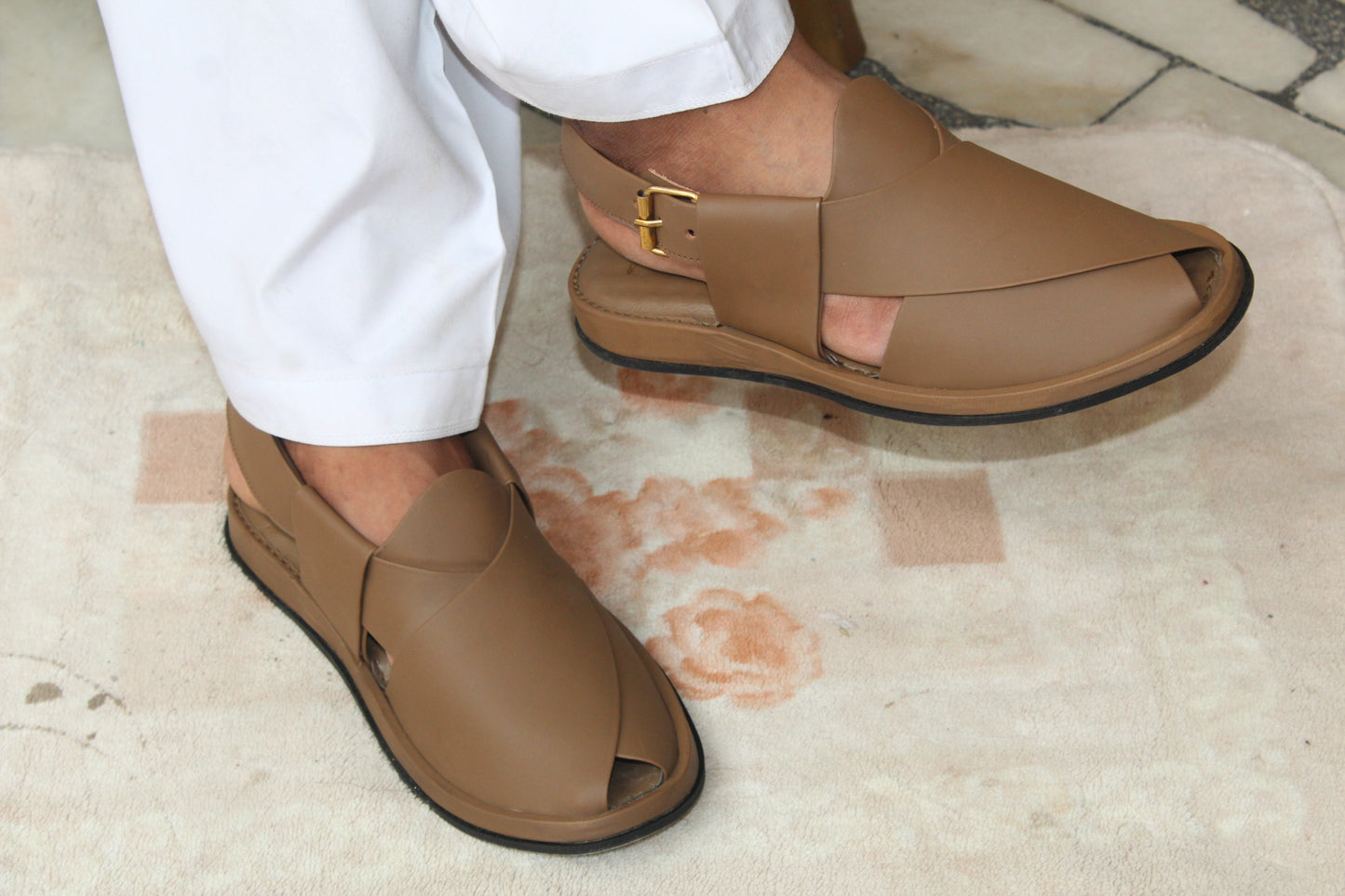 Gogo Round Classic Desert Camel Brown