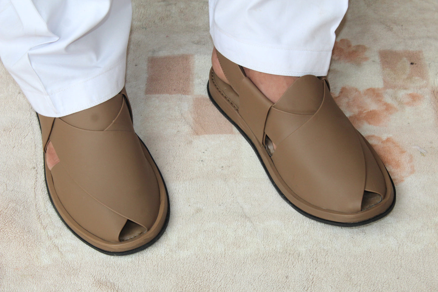 Gogo Round Classic Desert Camel Brown