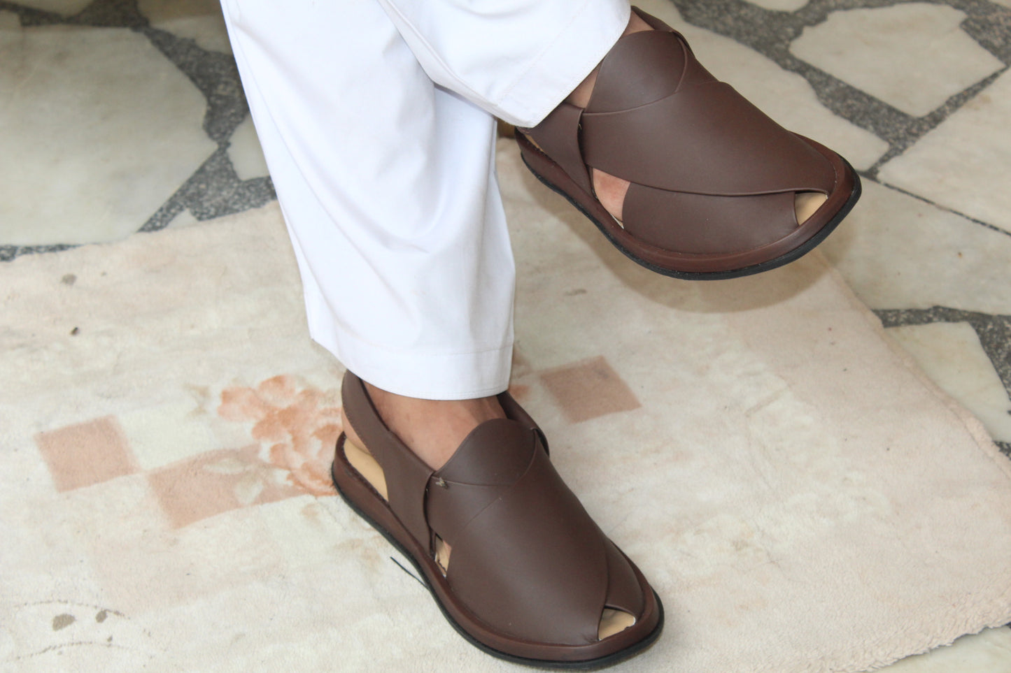 GOGO Round Classic Matte Brown