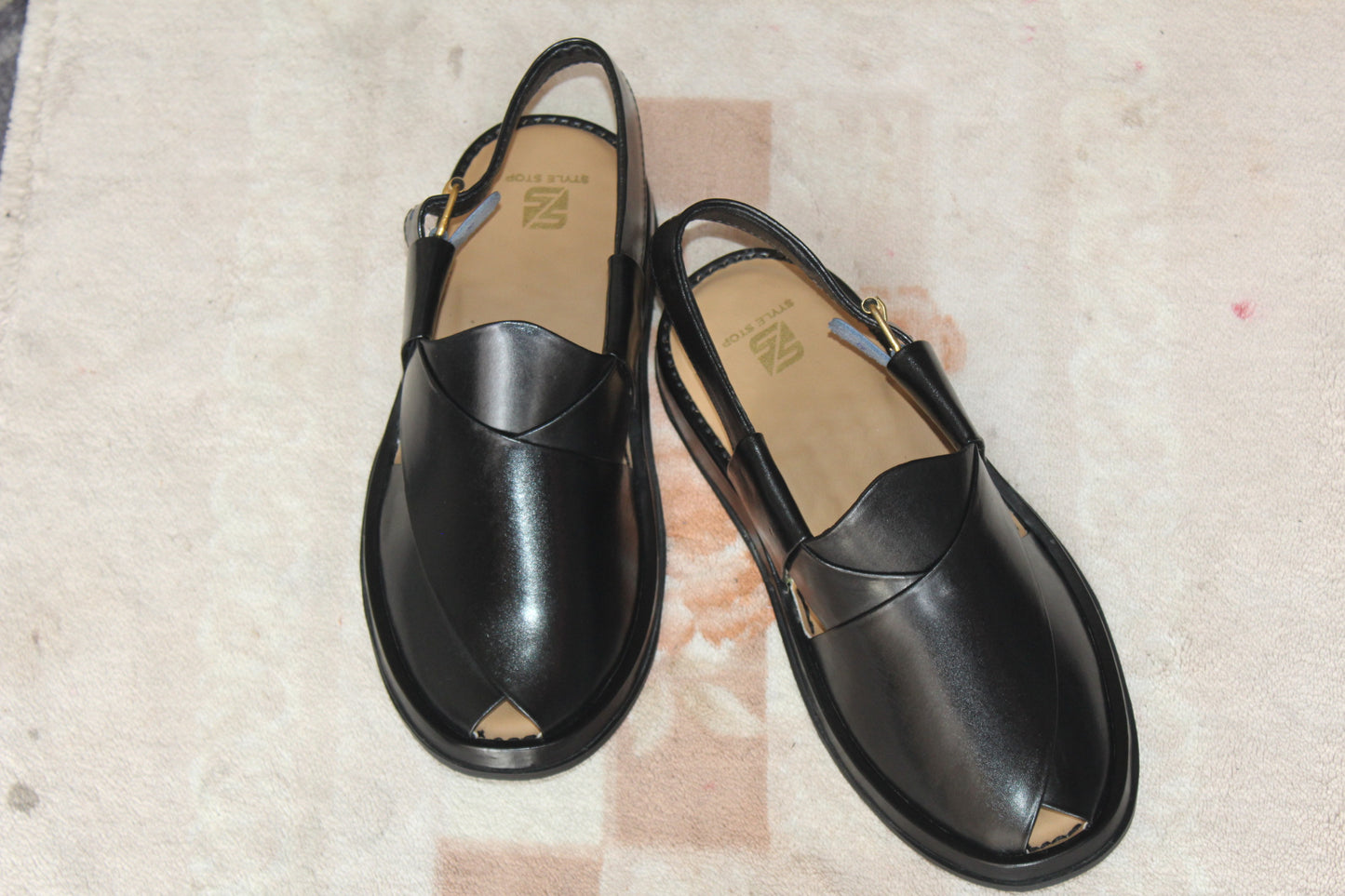Gogo Round Classic Jet Black