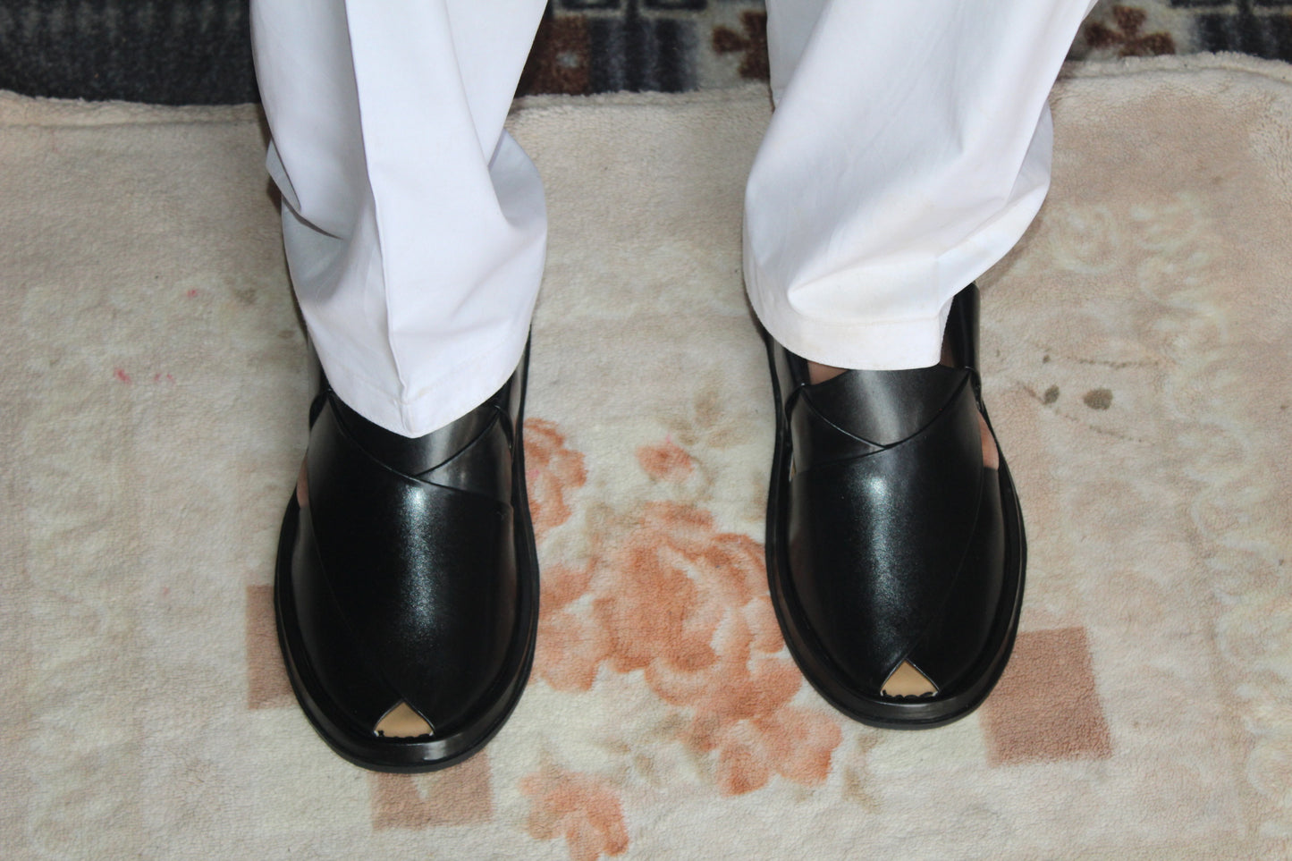 Gogo Round Classic Jet Black