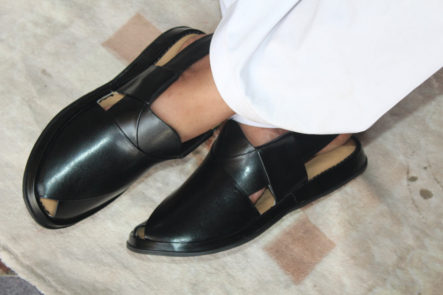 Gogo Round Classic Jet Black