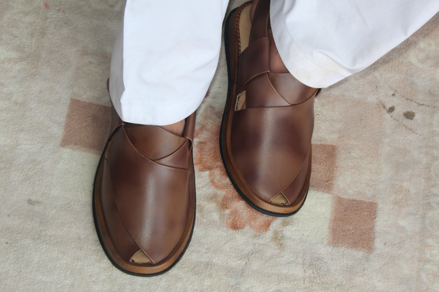 Gogo Round Classic Shaded Brown