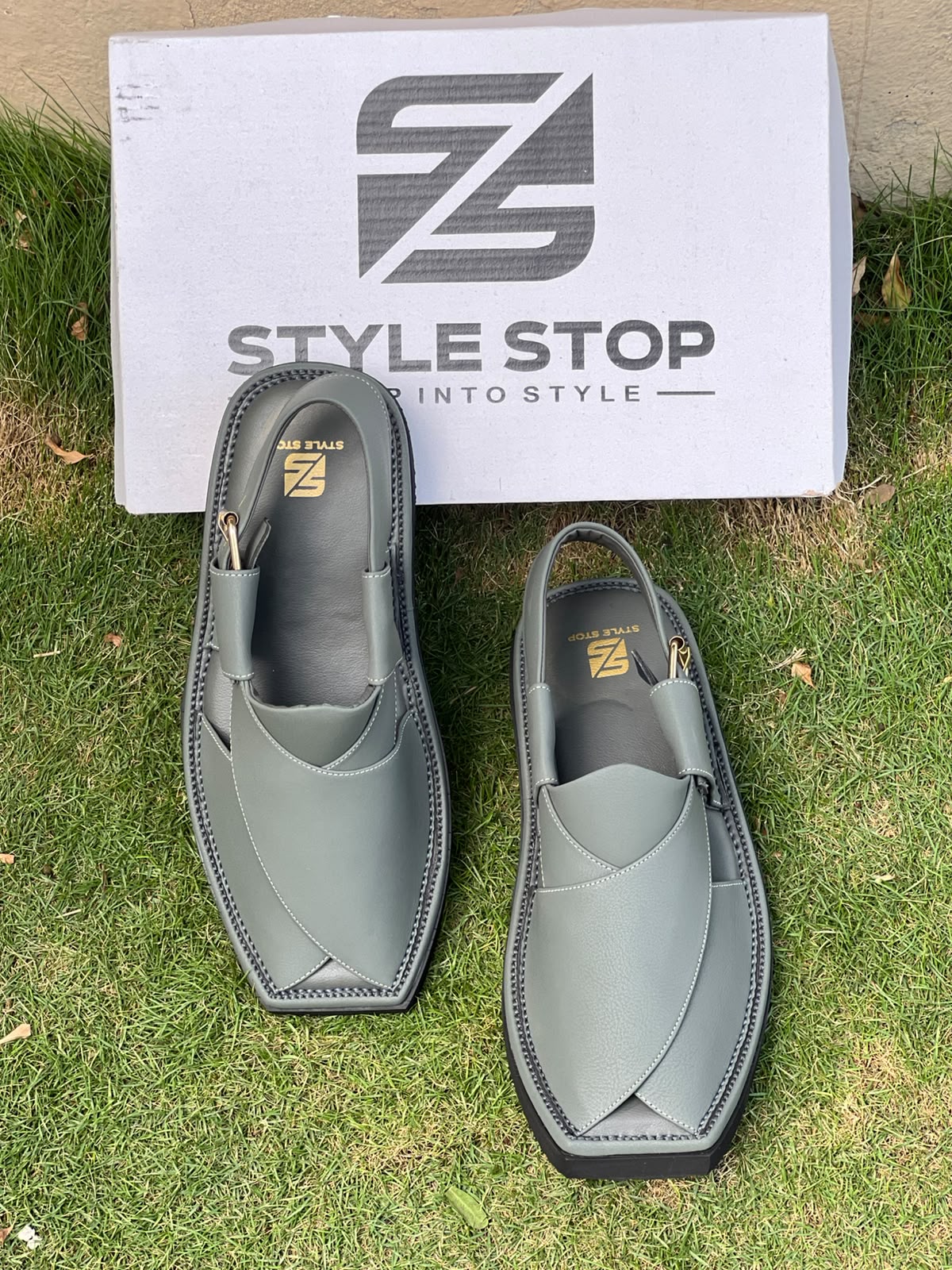 Air Kaptaan Peshawari Chappal – Sage Green